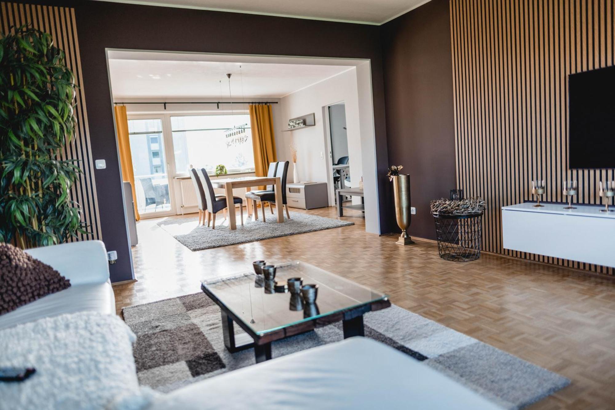 Me Homes - Grosse Moderne Designer-Wohnung Fuer Urlaub Und Business - Mit Kueche, Buero, Balkon Und 2 Parkplaetzen بايروث المظهر الخارجي الصورة